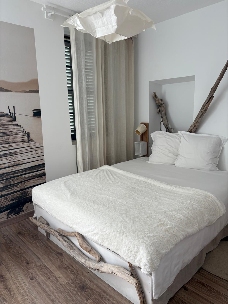 chambre-chardon-hotel-maison-de-la-tour-1