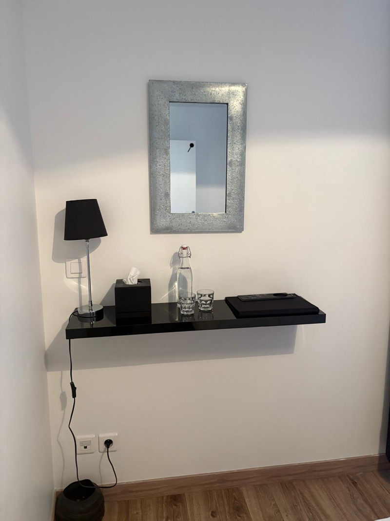 chambre-chardon-hotel-maison-de-la-tour-4