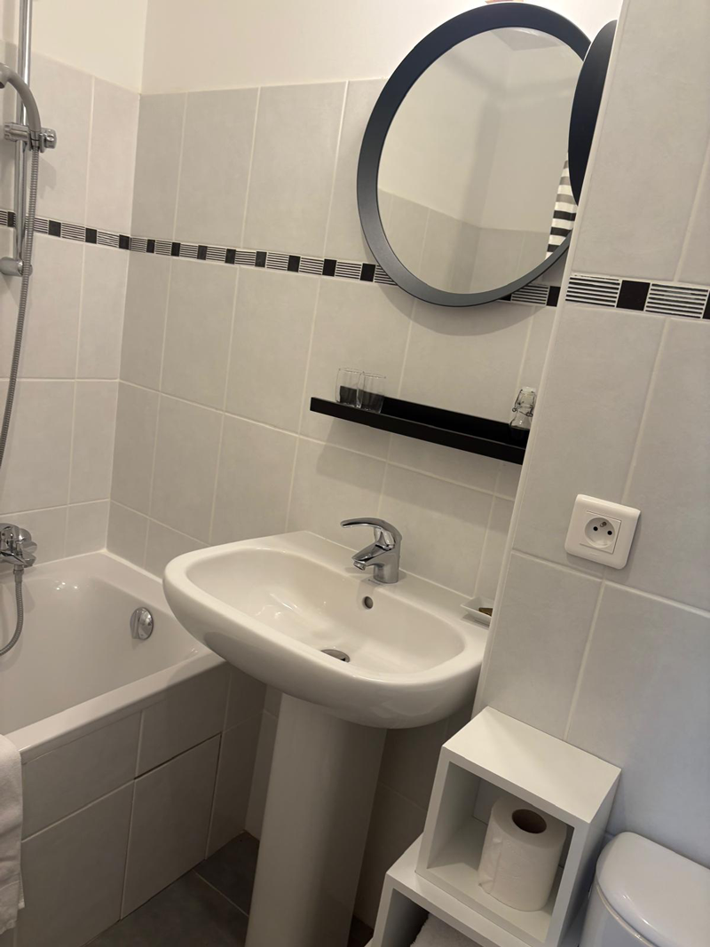 chambre-genepi-hotel-maison-de-la-tour-6